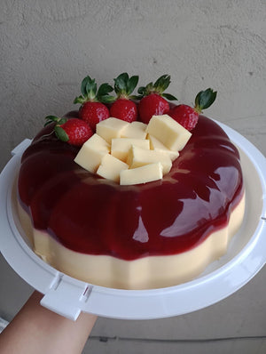 Family size strawberry an pineapple gelatin