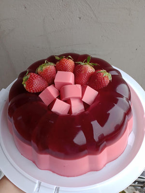 Family Size cherry an strawberry Gelatin